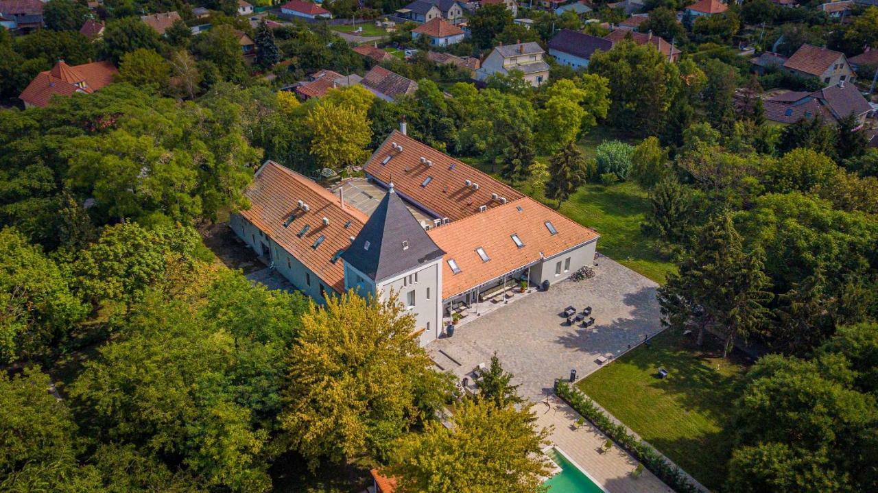 Herczeg Udvarhaz Poroszló Exterior foto