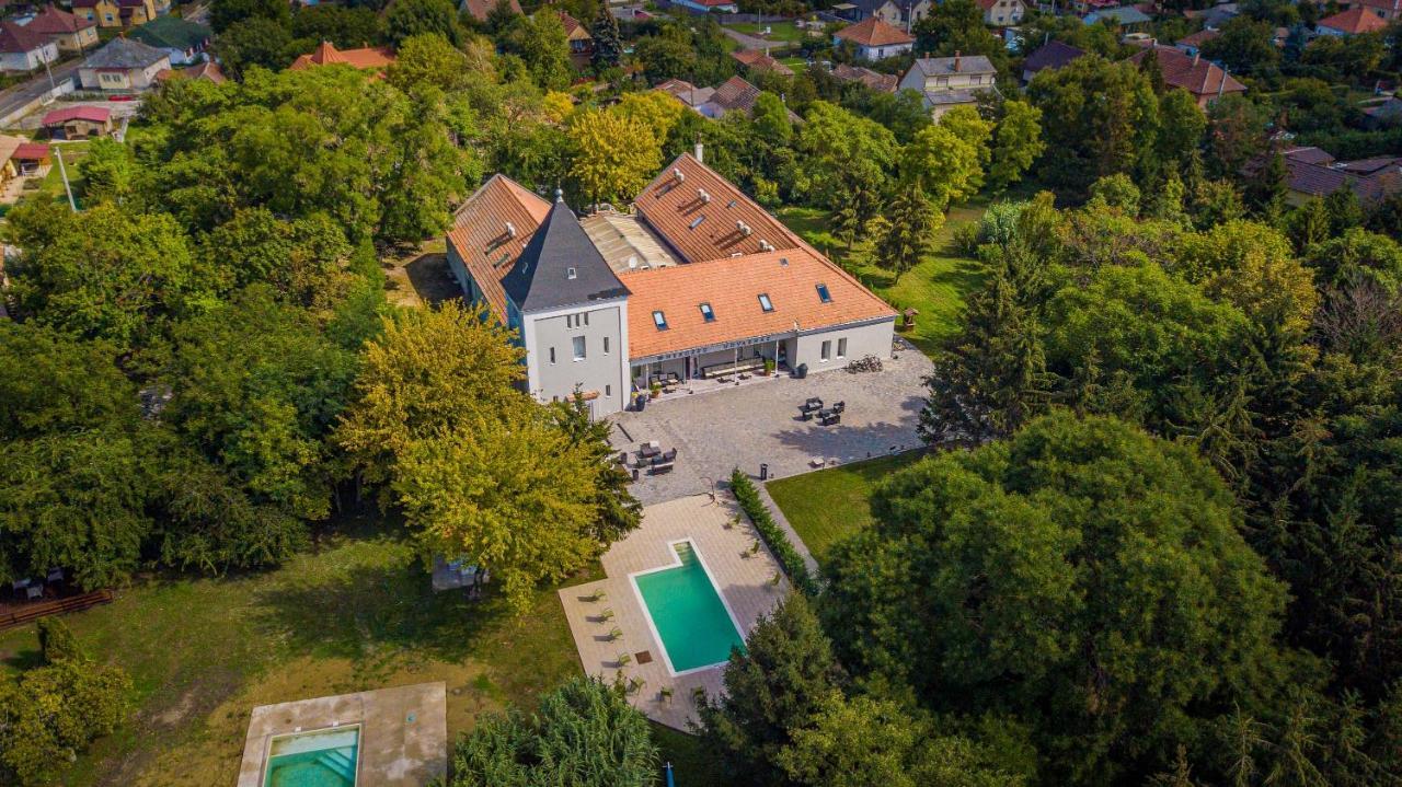 Herczeg Udvarhaz Poroszló Exterior foto